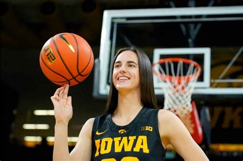 caitlin clark net worth|Caitlin Clark net worth: How much money could Iowa star make。